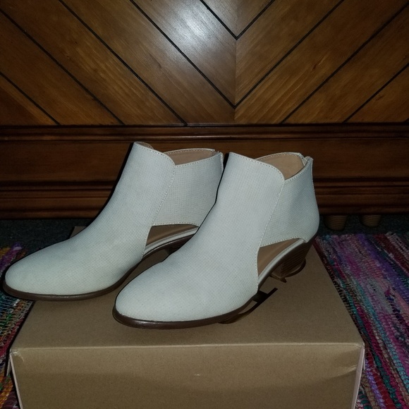 Booties - Picture 3 of 4